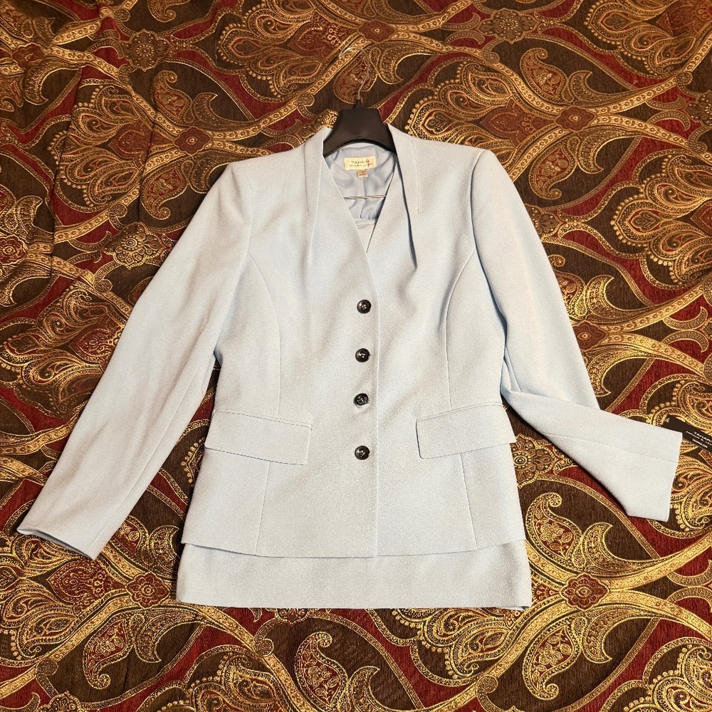 Tahari ASL Beautiful Skirt Suit Size 10 (NEW) Pastel Blue